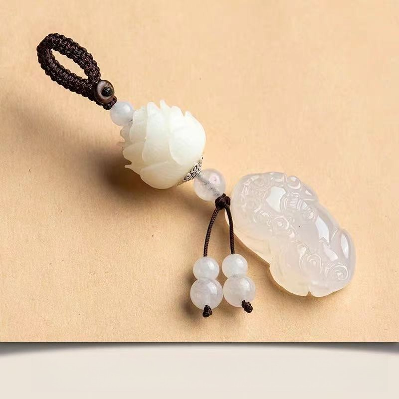 Resin Art Ring - Подвеска-брелок «Лотос» с узлом Будды для