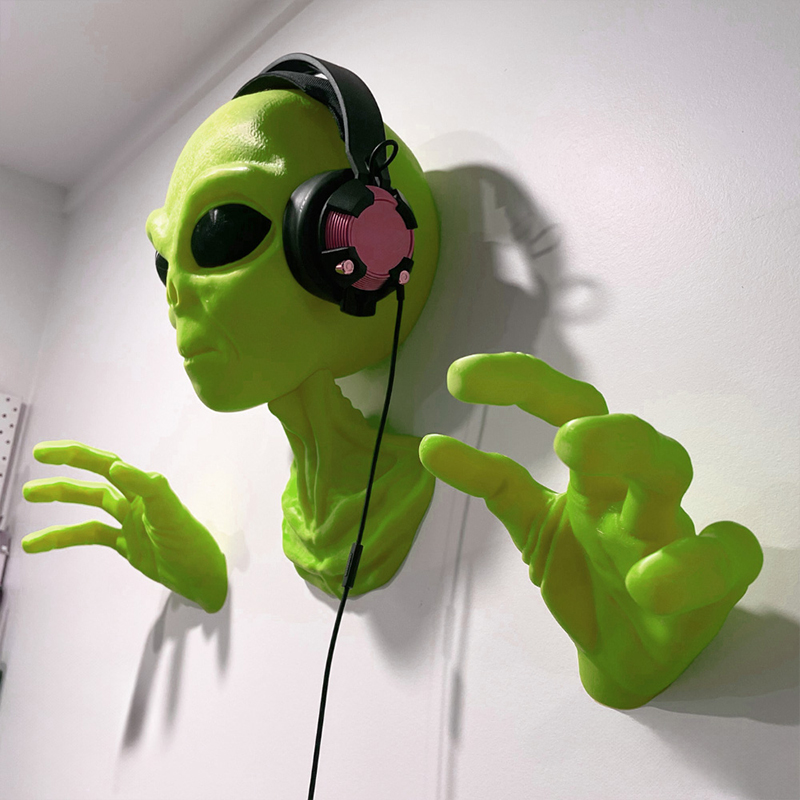 Настенный декор в виде НЛО и и – обзор и цена Resin Art Zone